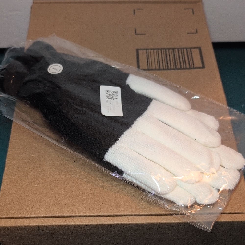 Black and White Knit Gloves